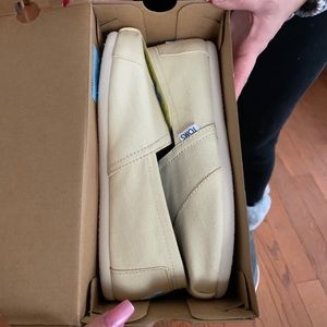 BRAND NEW TOMS WMN CLASSIC